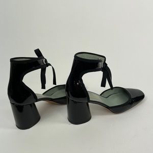 Marc Jacobs black patten leather shoe